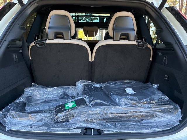 New 2026 Volvo XC90 B6 Plus w/ Protection Package Premier AWD/4WD image 19