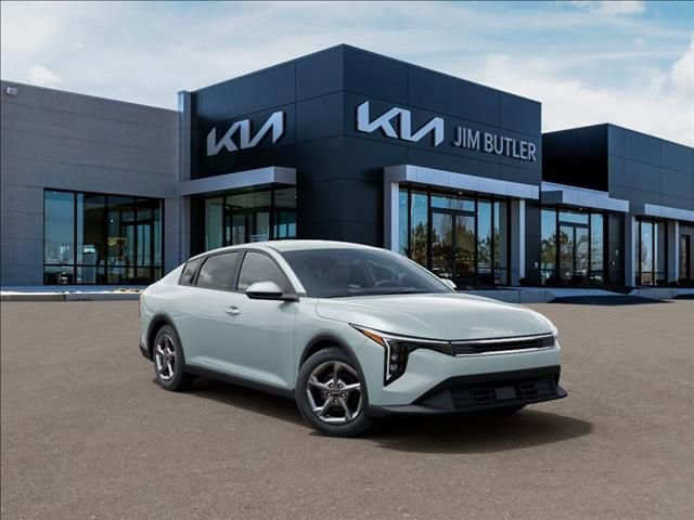 New 2026 Kia K4 LXS image 8