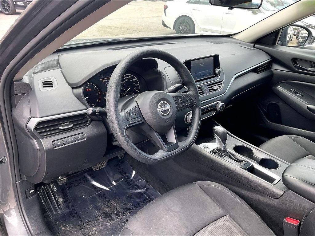 Used 2024 Nissan Altima 2.5 S FWD image 8