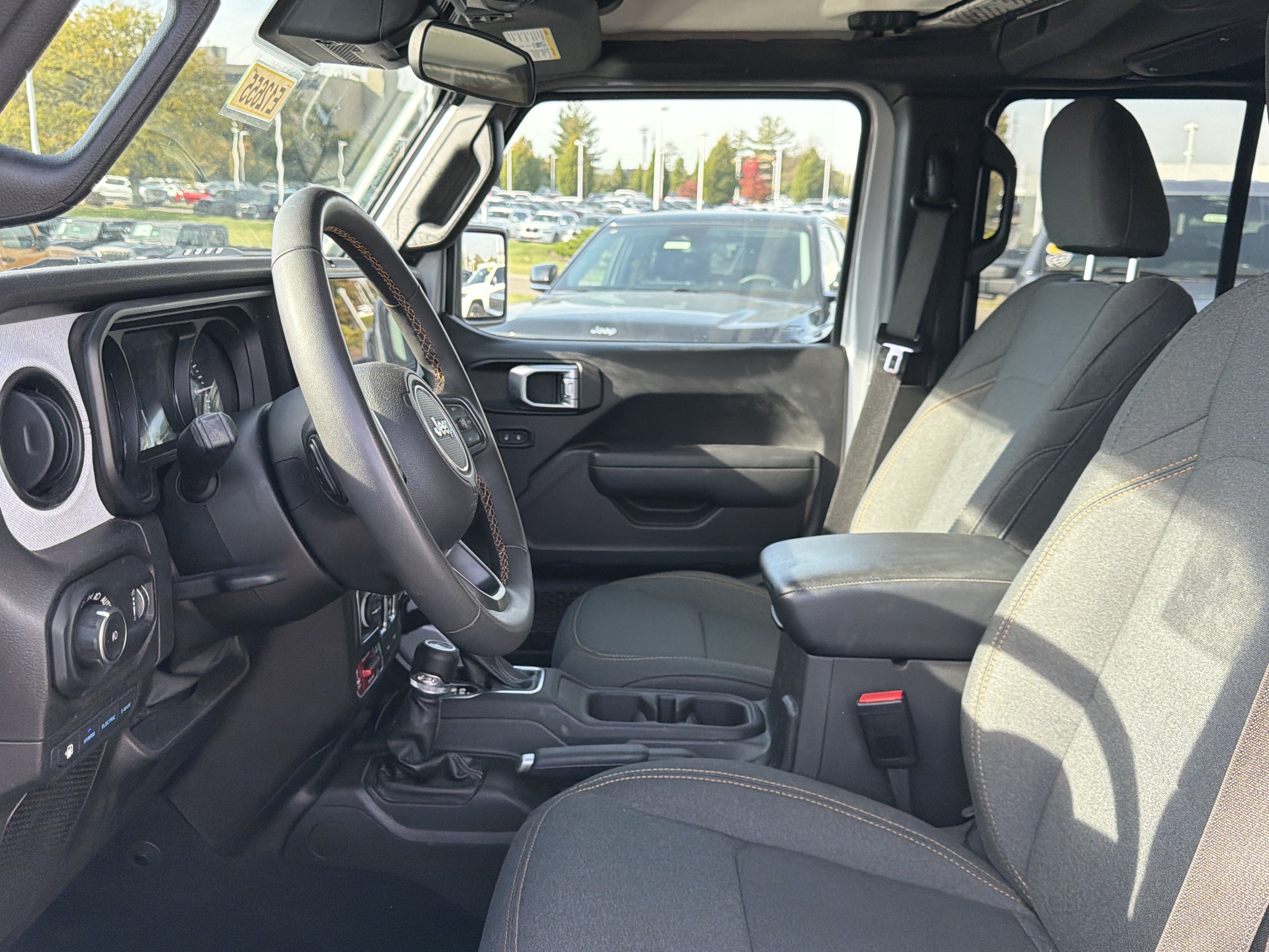 Used 2024 Jeep Wrangler Unlimited AWD/4WD image 13