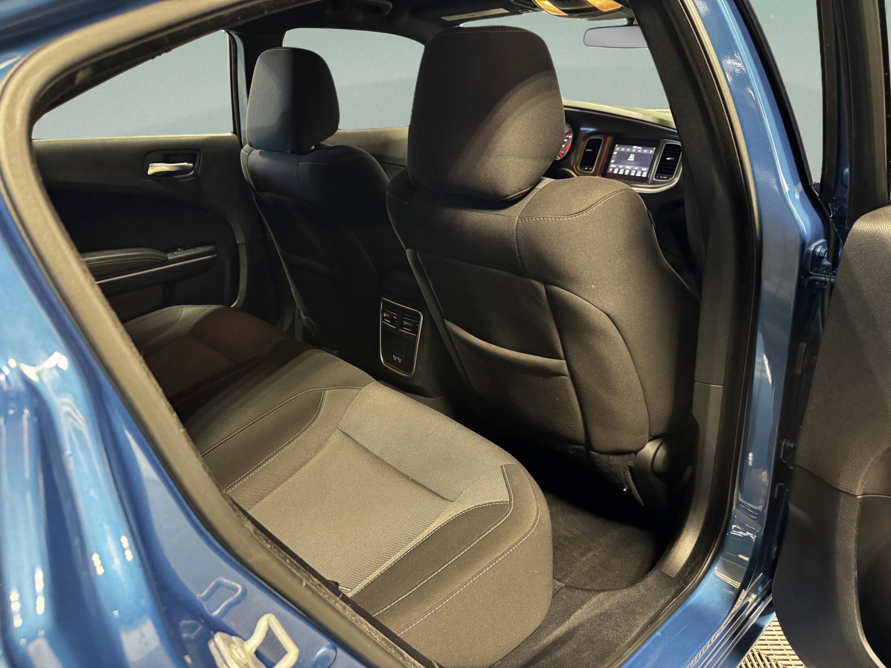 Used 2022 Dodge Charger SXT w/ Driver Convenience Group image 14
