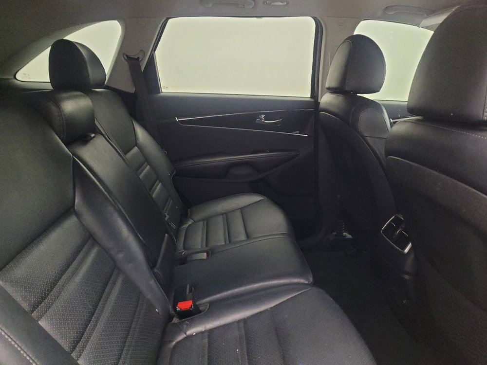 Used 2019 Kia Sorento EX image 19