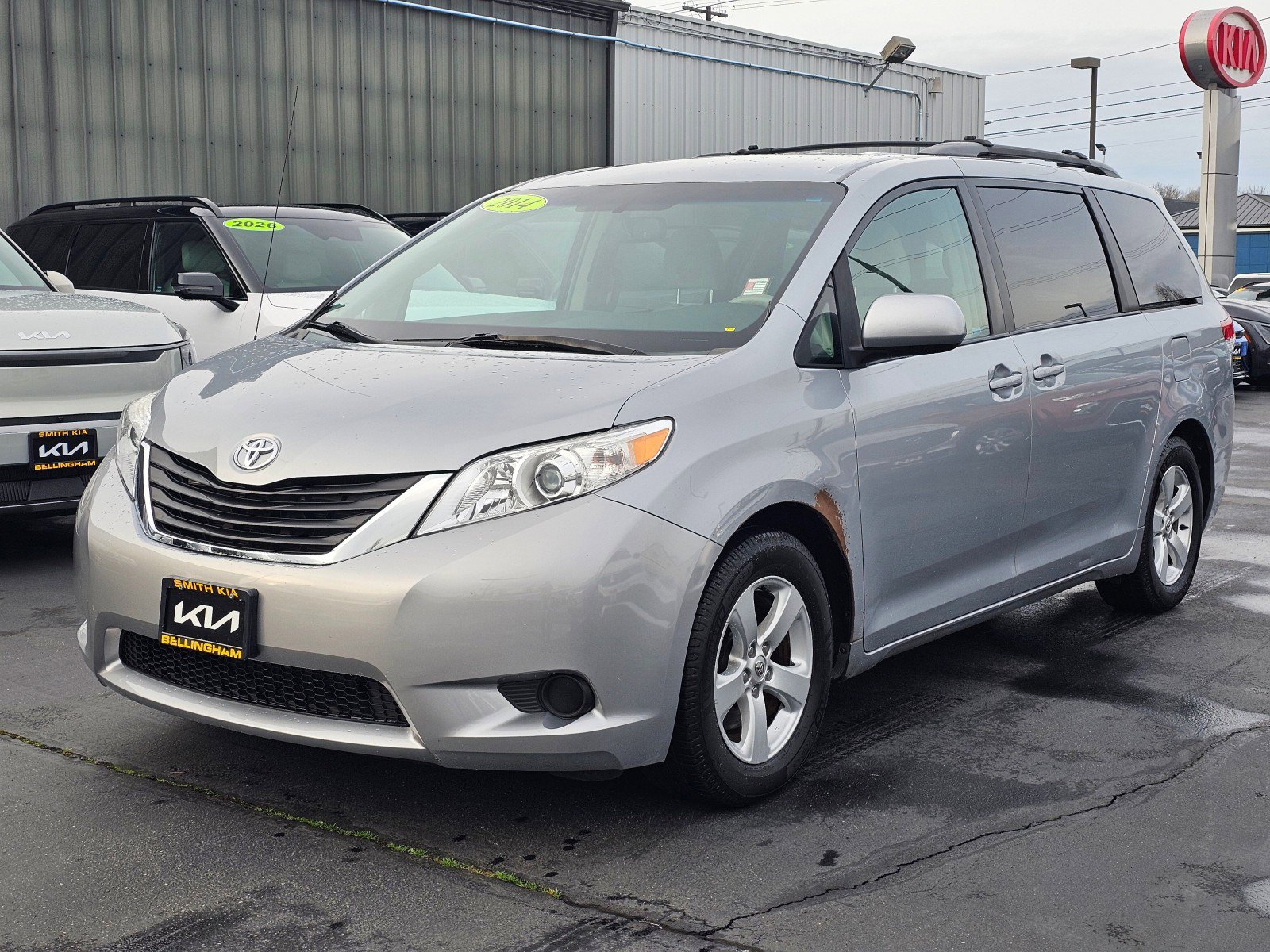 Used 2014 Toyota Sienna LE image 7