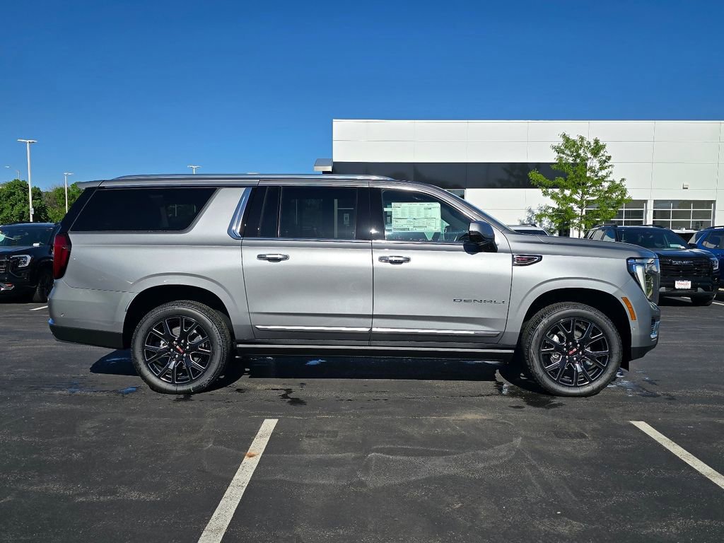New 2026 GMC Yukon XL Denali w/ Sun & Power Step Package AWD/4WD image 10