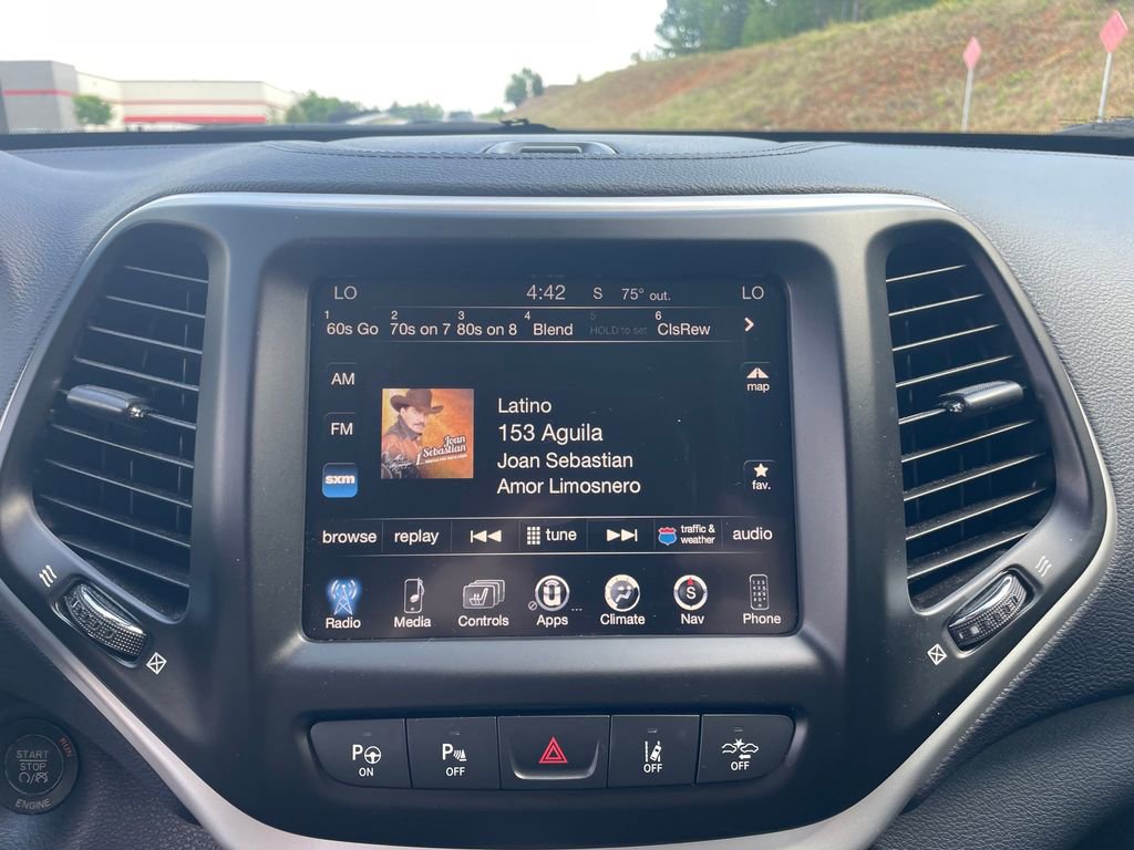 Used 2014 Jeep Cherokee Limited w/ Technology Group image 16