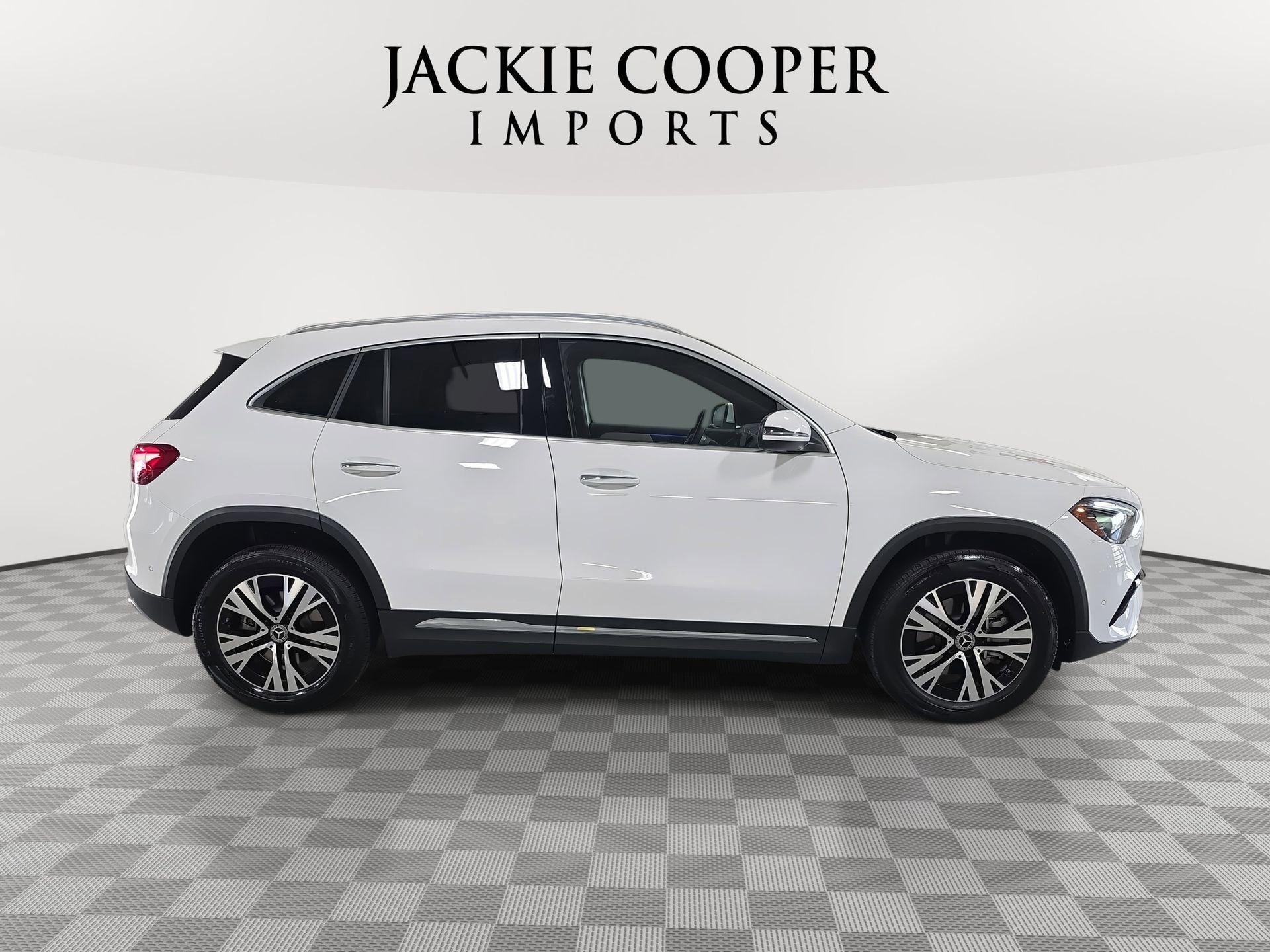 Certified 2025 Mercedes-Benz GLA 250 image 4