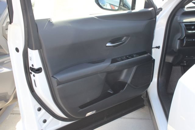 Certified 2024 Lexus UX 250h FWD image 11