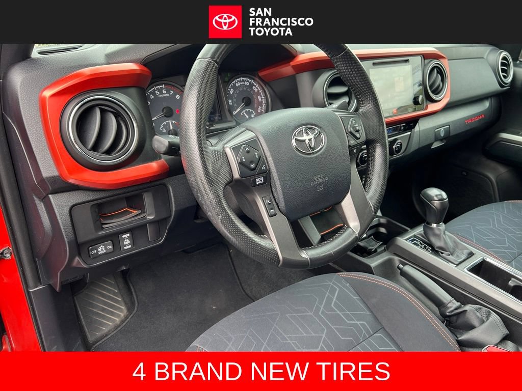 Used 2016 Toyota Tacoma TRD Off-Road AWD/4WD image 12