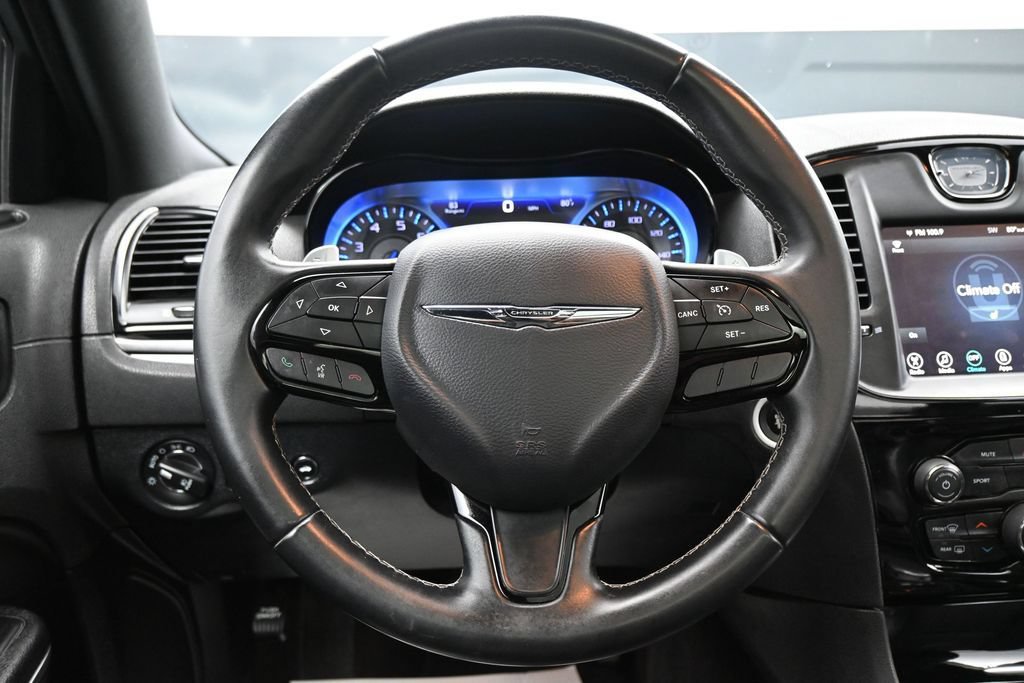 Used 2017 Chrysler 300 S RWD image 16