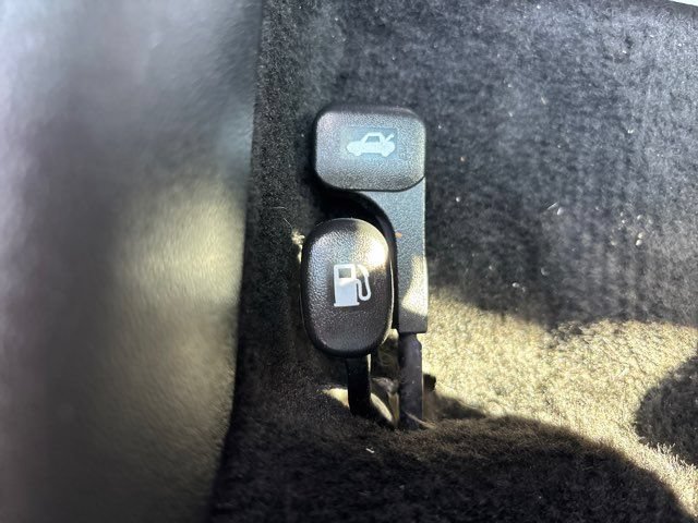 Used 2024 Hyundai Elantra Limited FWD image 47