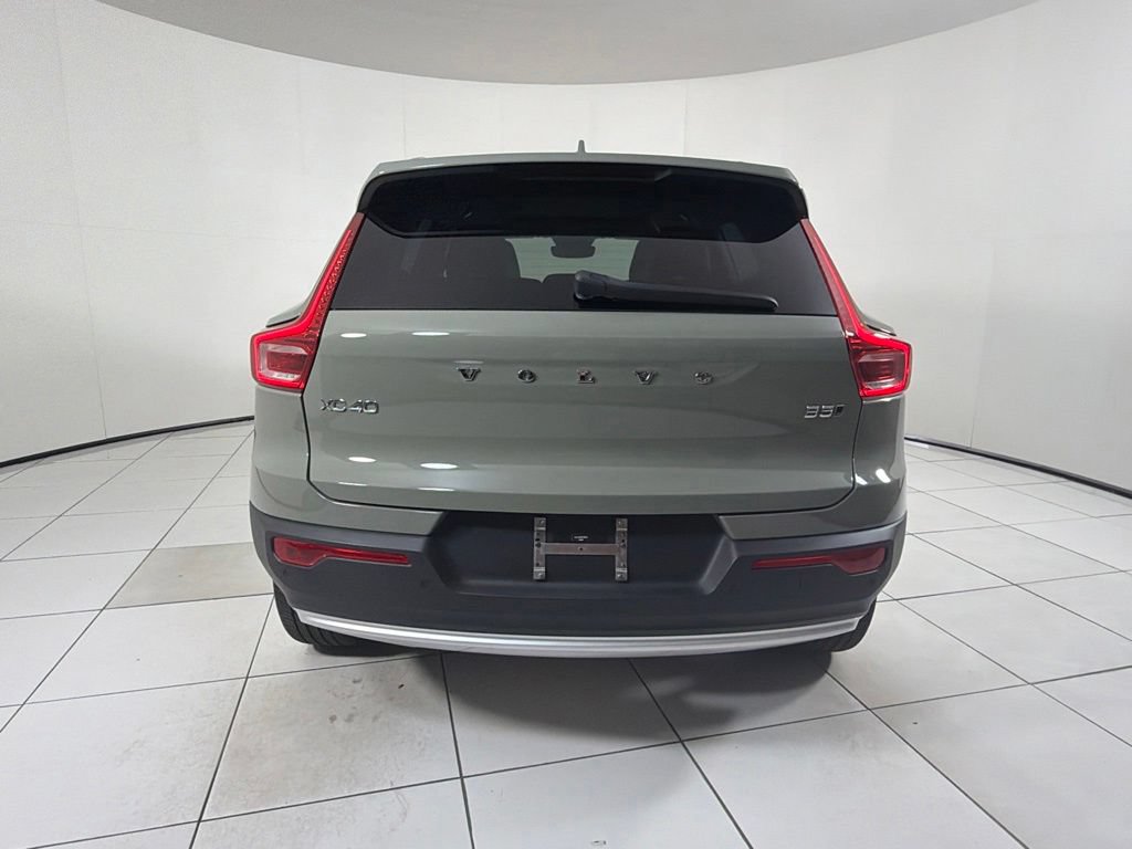 Used 2024 Volvo XC40 B5 Plus AWD/4WD image 6