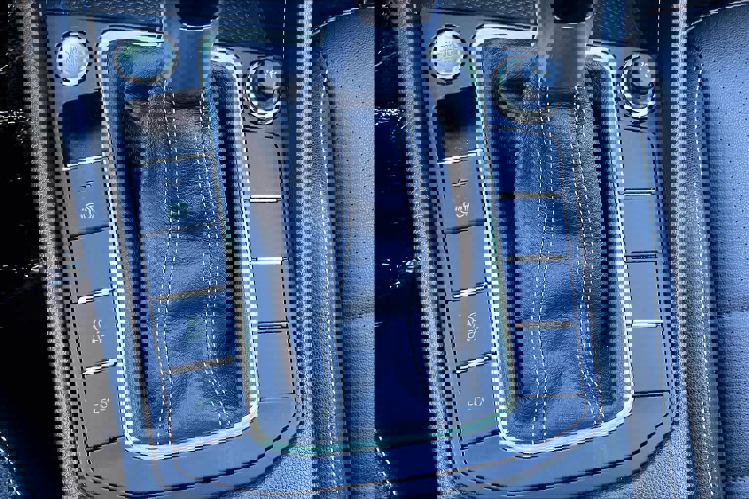 Used 2024 Volkswagen Jetta SE image 32