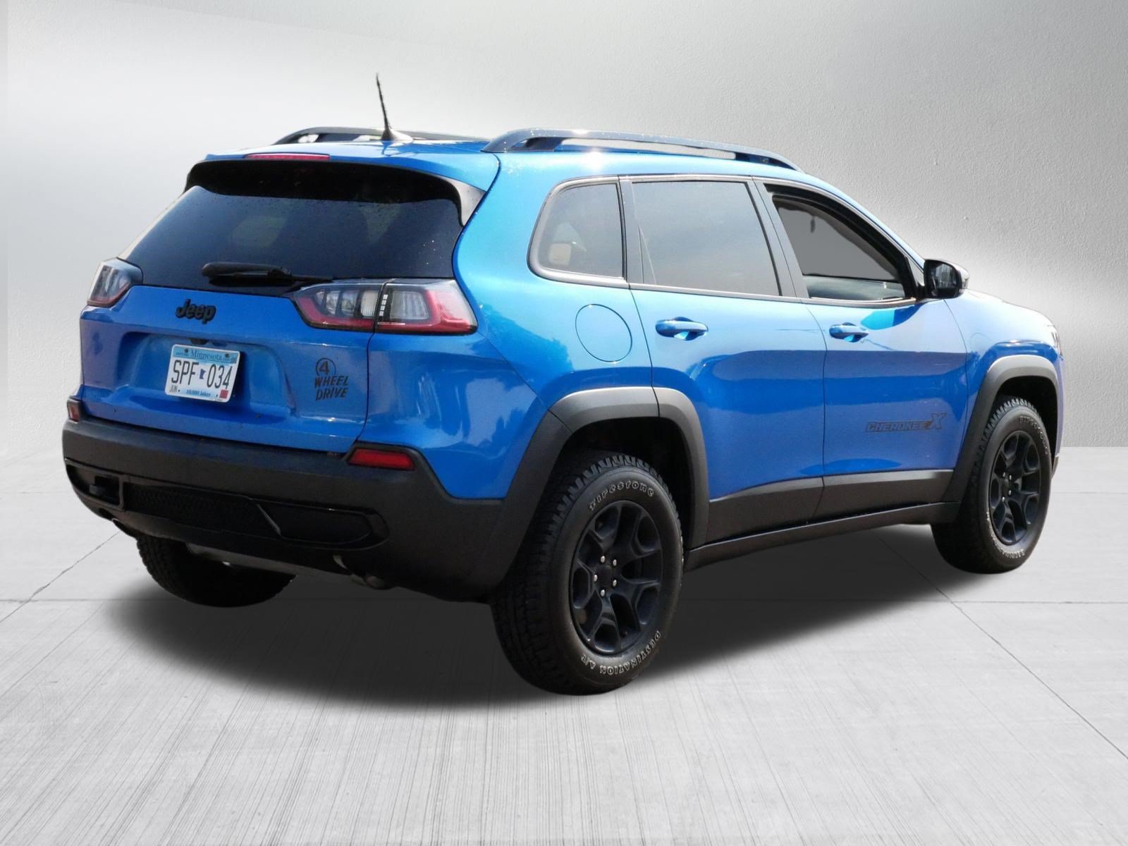 Used 2022 Jeep Cherokee Latitude AWD/4WD image 7
