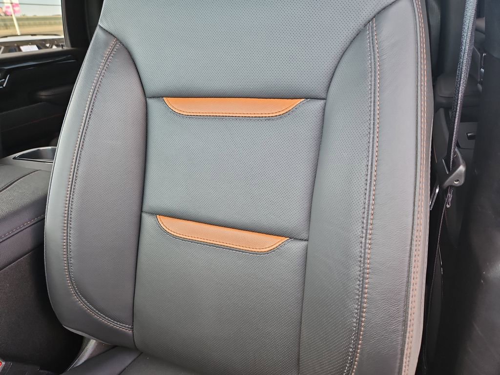 Used 2025 GMC Sierra 2500 AT4 image 17