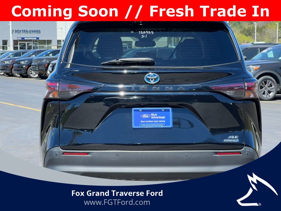 Used 2023 Toyota Sienna XLE FWD image 37