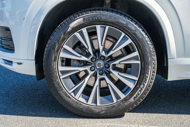 Certified 2022 Volvo XC90 T6 Momentum w/ Climate Package image 16