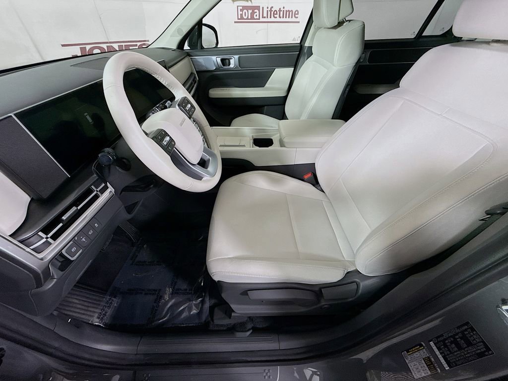 Used 2025 Hyundai Santa Fe SE image 24