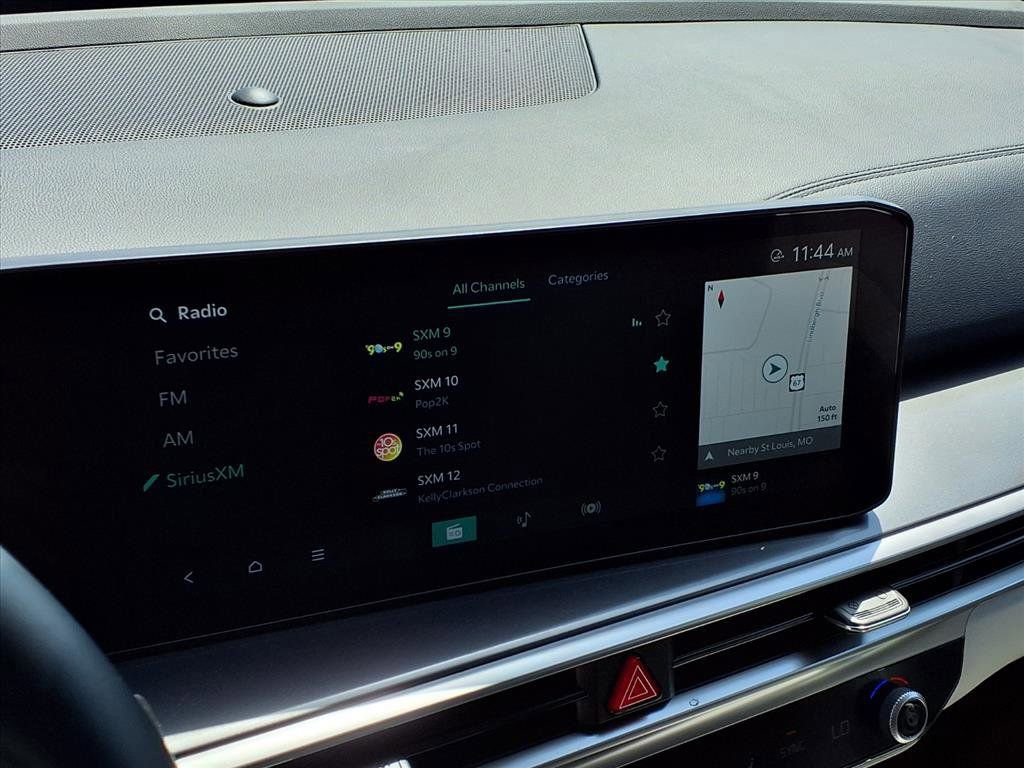 Used 2025 Kia Sorento EX FWD image 5