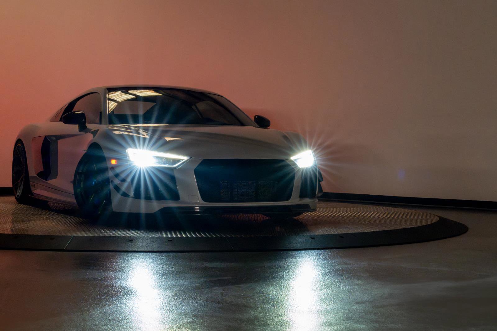 Used 2017 Audi R8 V10 plus w/ Full Leather Package image 21