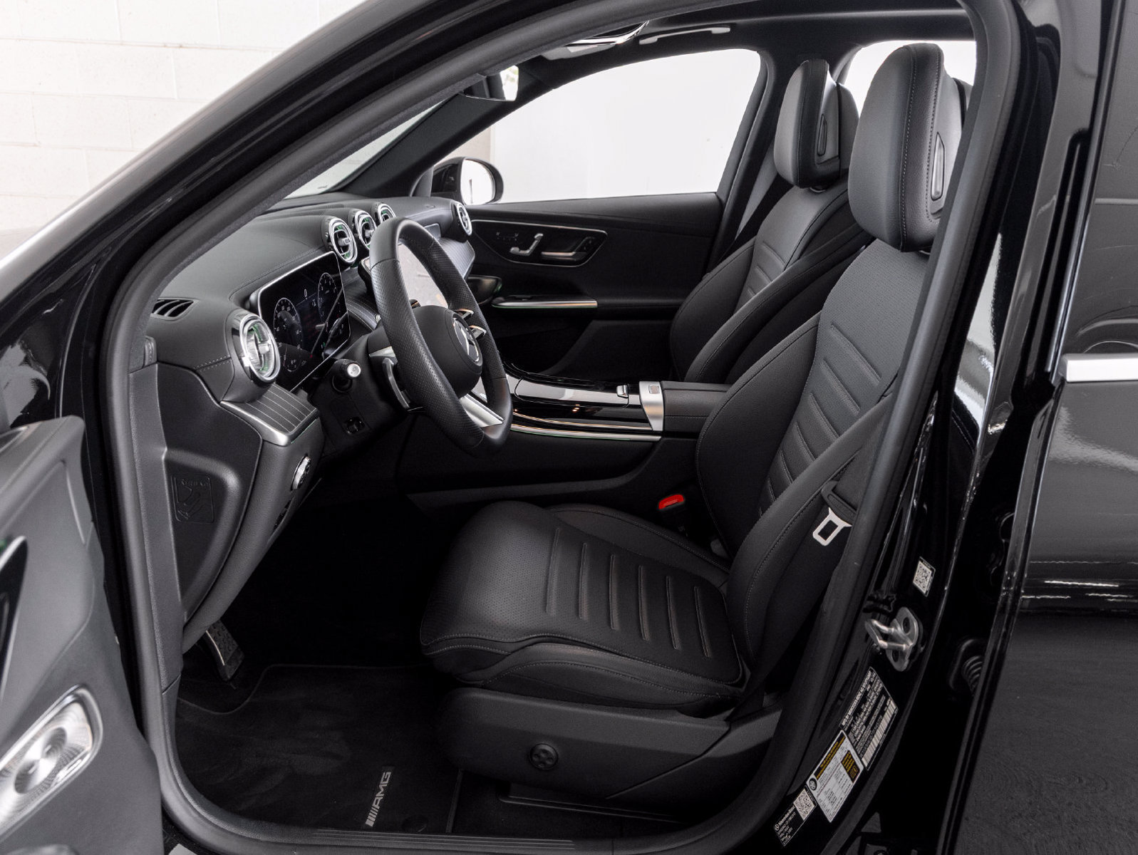 Used 2026 Mercedes-Benz GLC 300 image 11