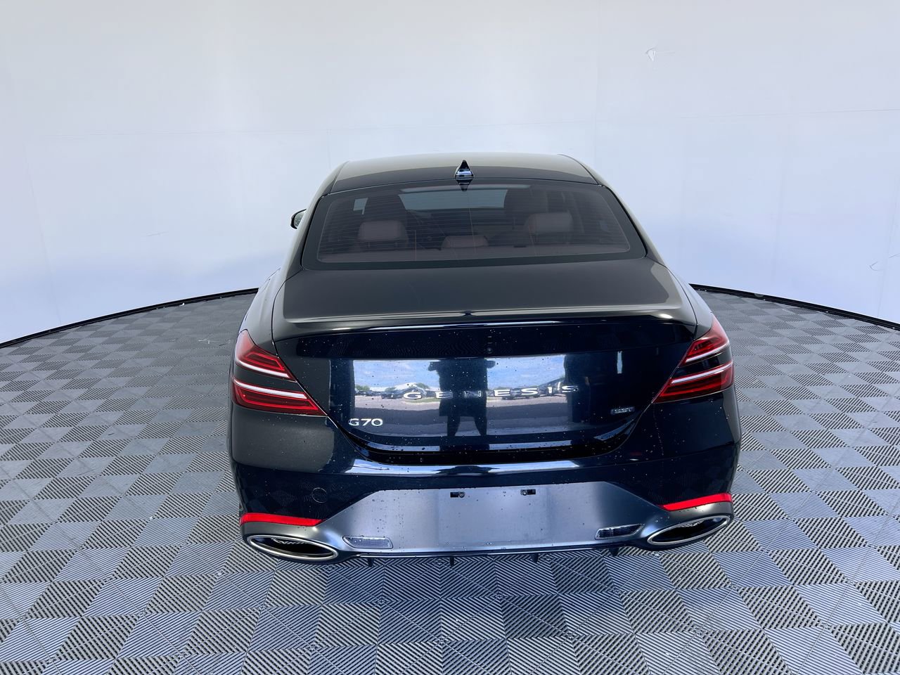 Used 2022 Genesis G70 3.3T RWD image 4