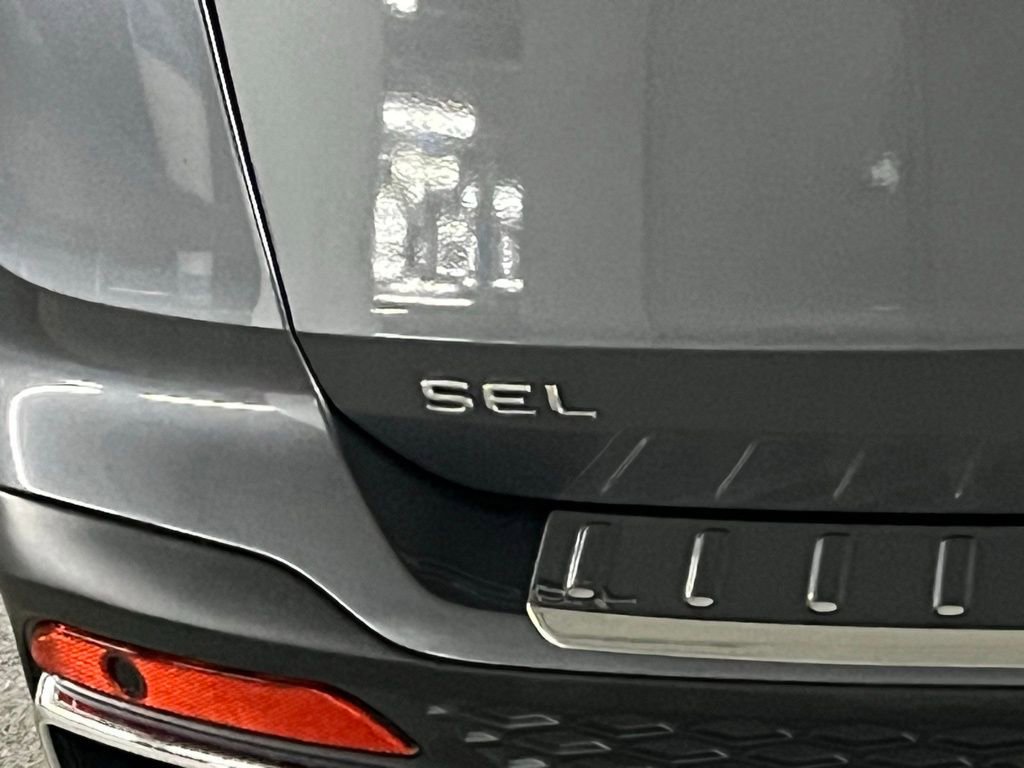 Used 2023 Volkswagen Taos SEL image 36