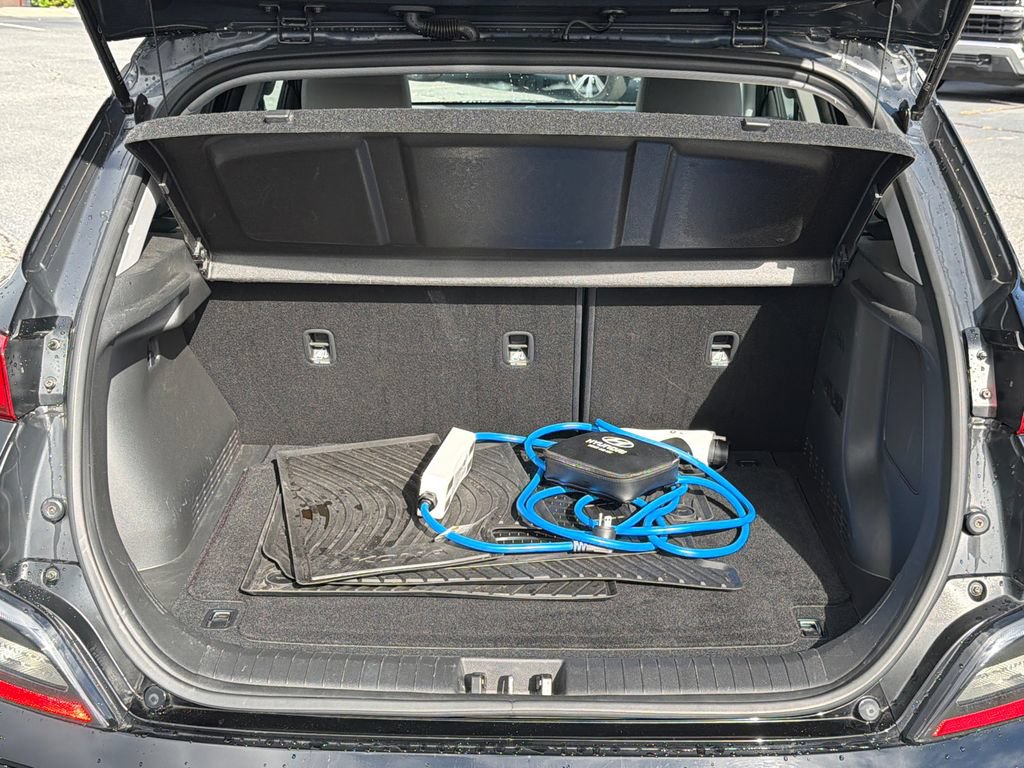 Used 2023 Hyundai Kona Limited FWD image 18