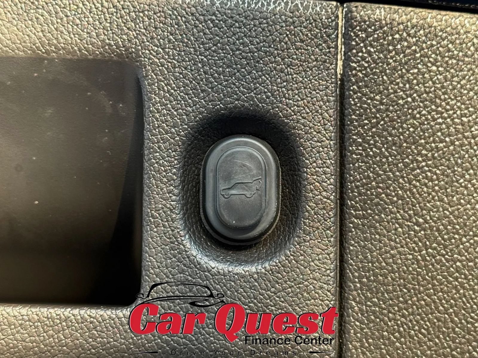 Used 2018 Chevrolet Tahoe Premier AWD/4WD image 21