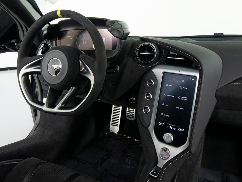 Used 2024 McLaren 750S Spider image 29