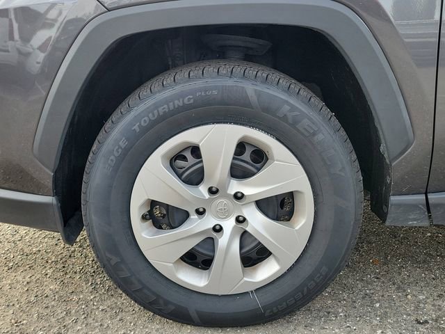 Used 2024 Toyota RAV4 LE AWD/4WD image 5