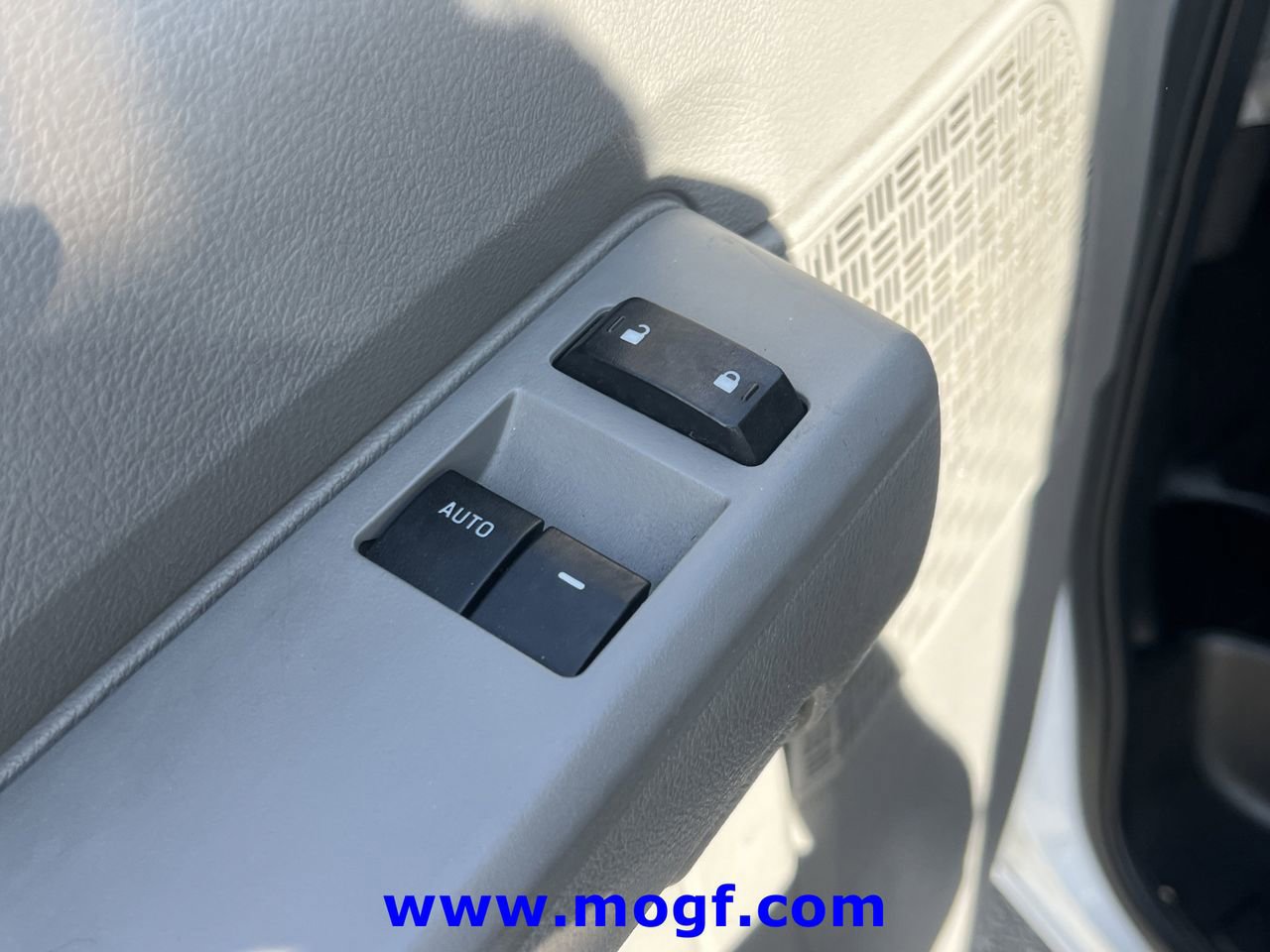 Used 2019 Ford E-450 and Econoline 450 Super Duty w/ Power Windows & Locks Group image 14
