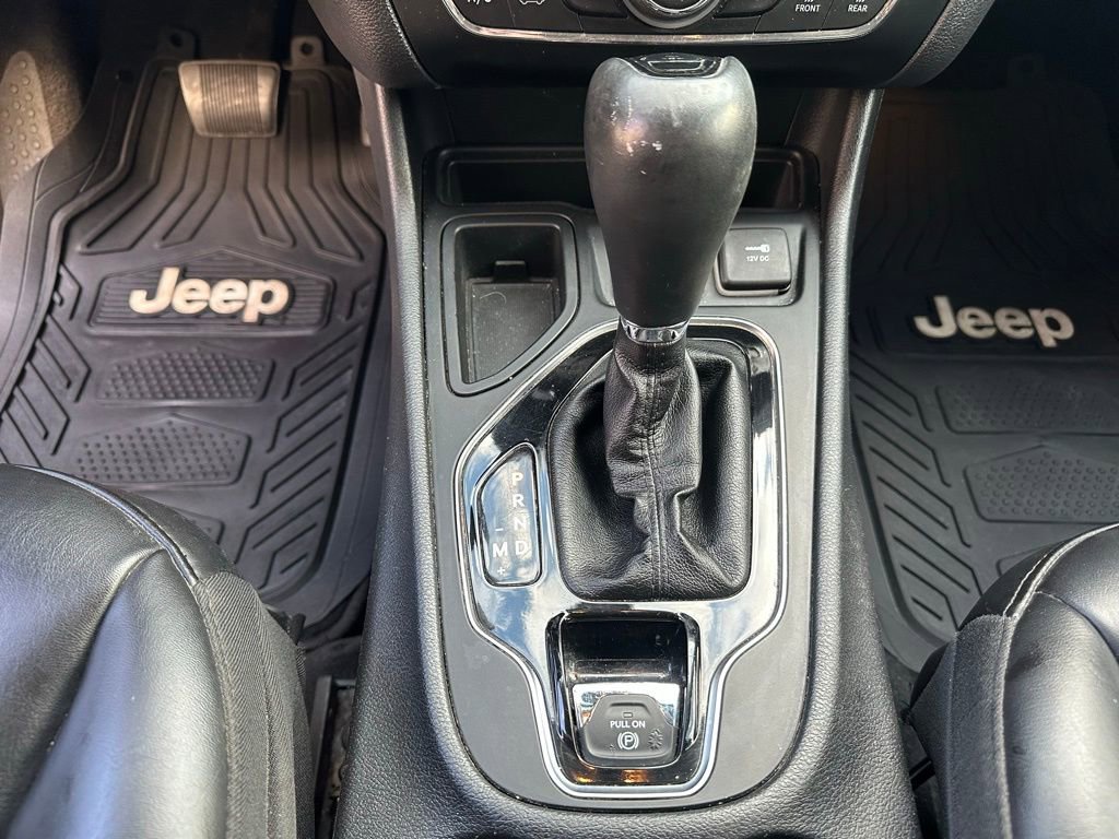 Used 2020 Jeep Cherokee Latitude Plus FWD image 11
