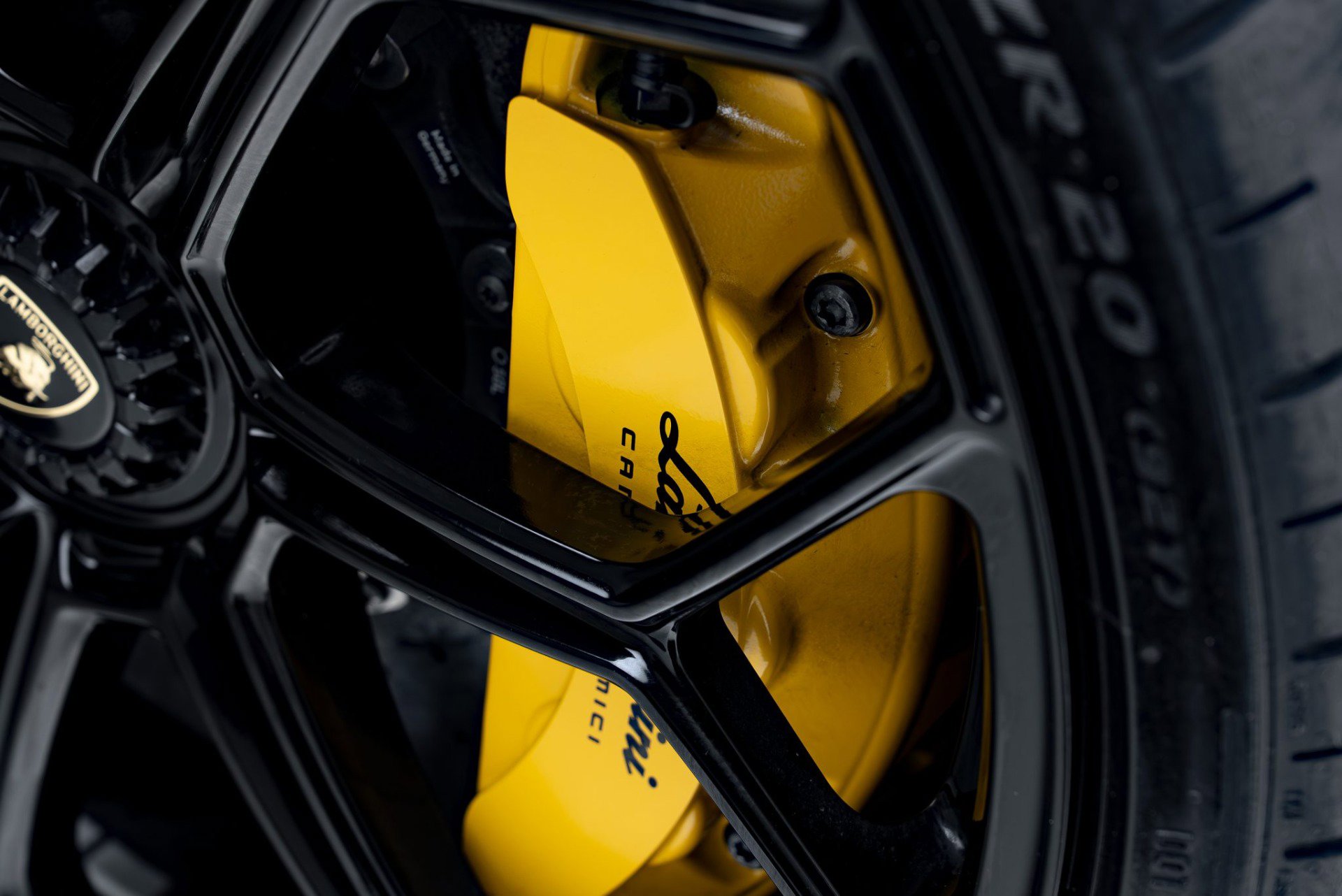 Used 2021 Lamborghini Aventador SVJ AWD/4WD image 40