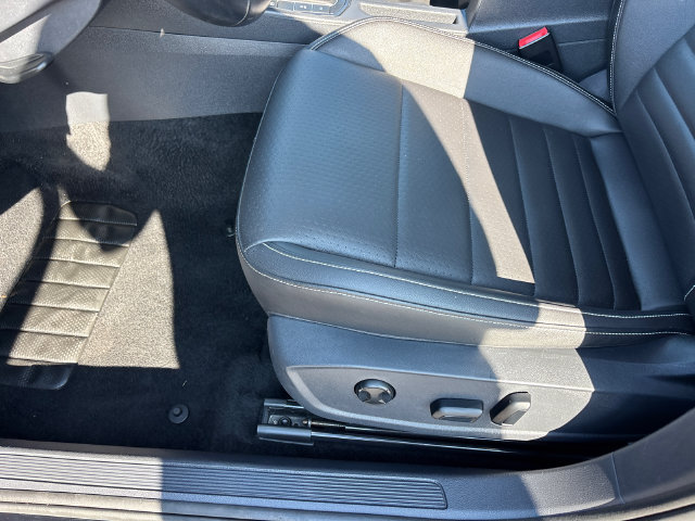 Used 2024 Volkswagen Jetta SE FWD image 7