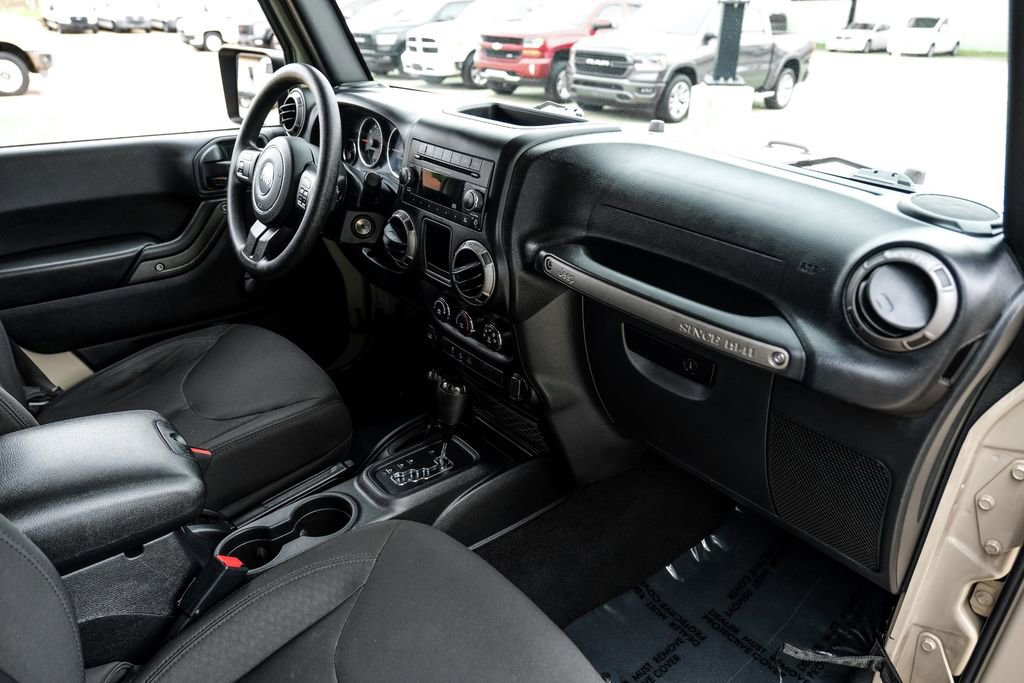 Used 2016 Jeep Wrangler Unlimited Sport AWD/4WD image 9