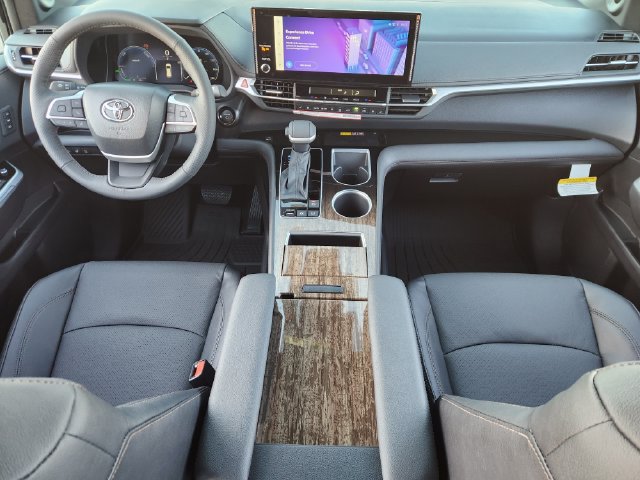 New 2026 Toyota Sienna Platinum AWD/4WD image 24