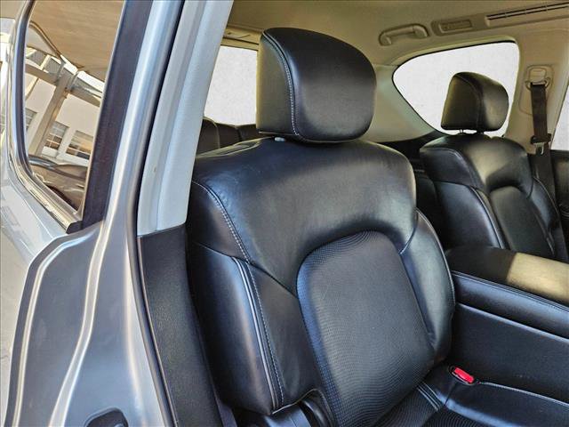 Used 2017 INFINITI QX80 2WD w/ Driver Assistance Package image 17