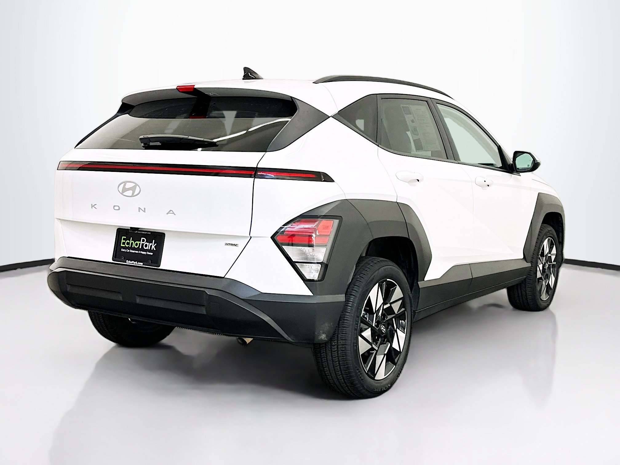 Used 2025 Hyundai Kona SEL image 9