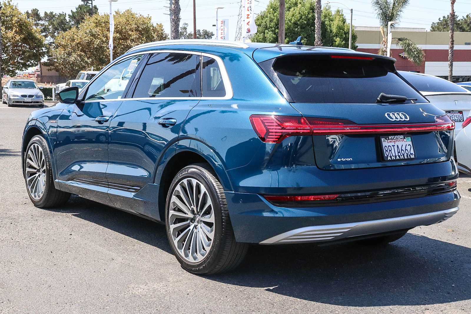 Used 2019 Audi e-tron Prestige w/ Prestige Package AWD/4WD image 9