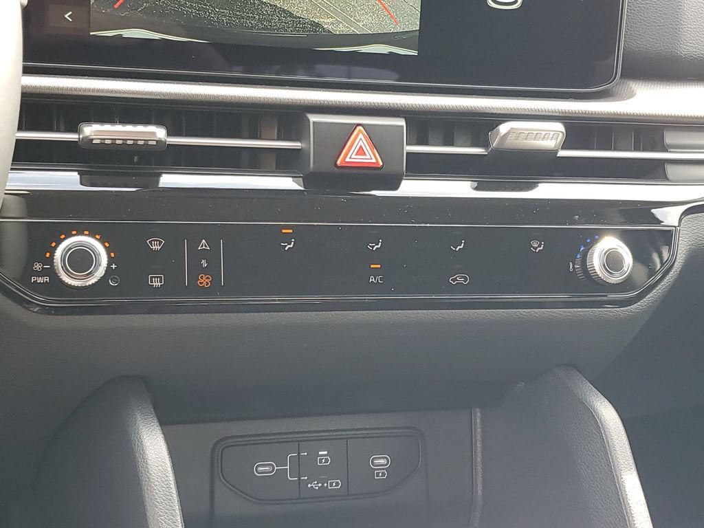 New 2026 Kia Sportage LX FWD image 17