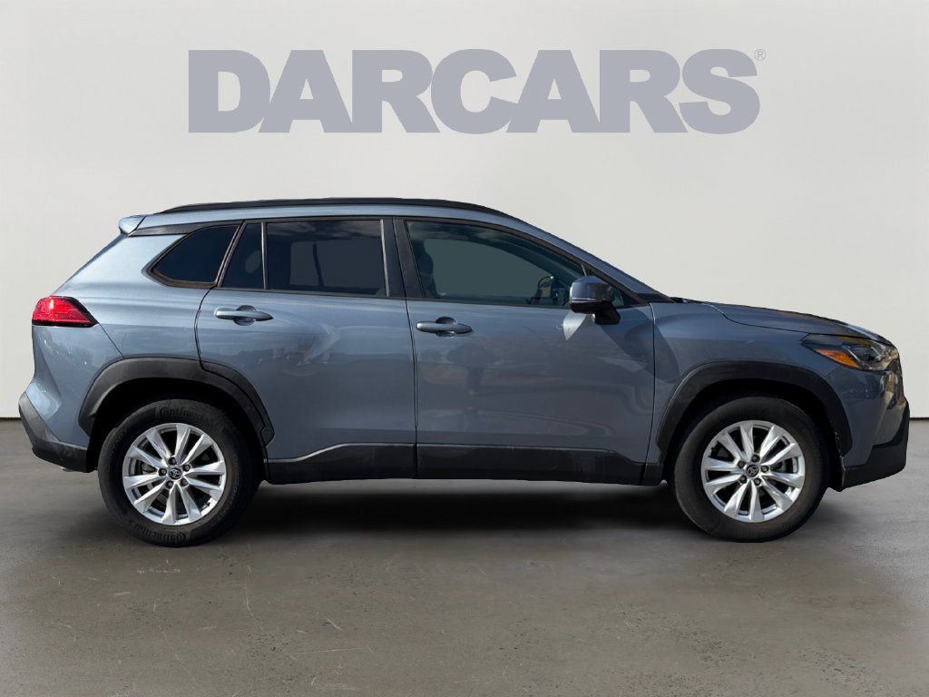 Used 2022 Toyota Corolla Cross LE w/ Moonroof Package AWD/4WD image 5