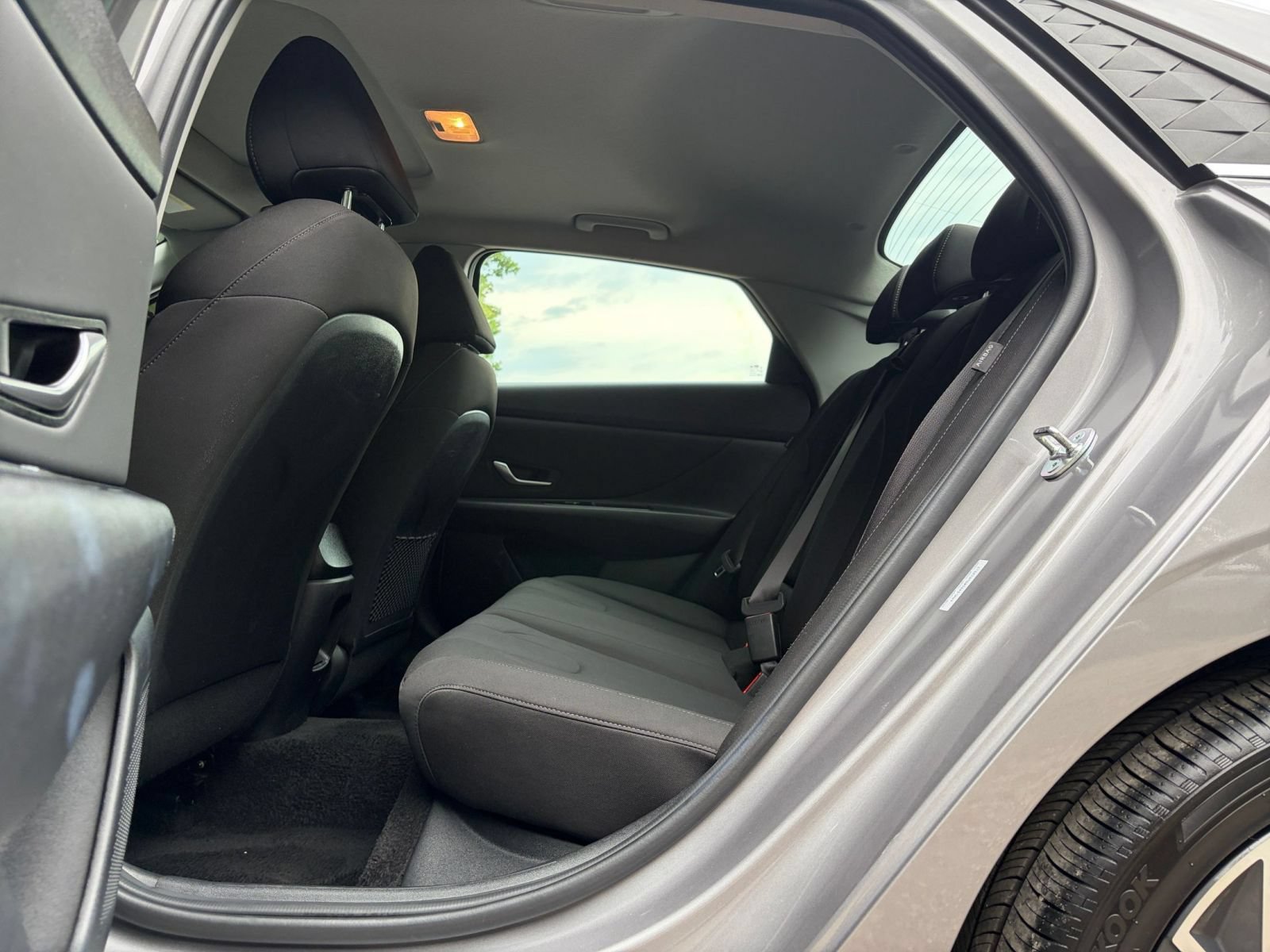 Used 2025 Hyundai Elantra SEL FWD image 20
