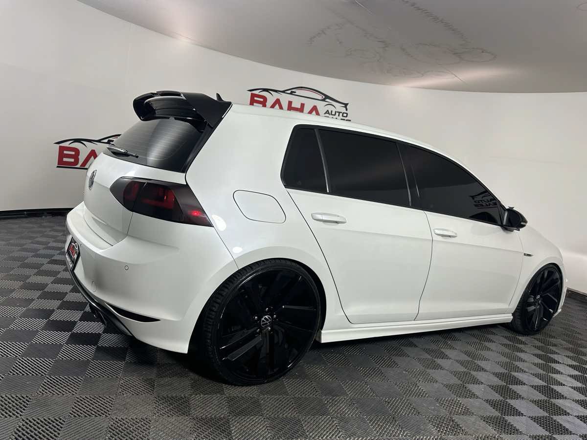 Used 2017 Volkswagen Golf R 4-Door AWD/4WD image 9