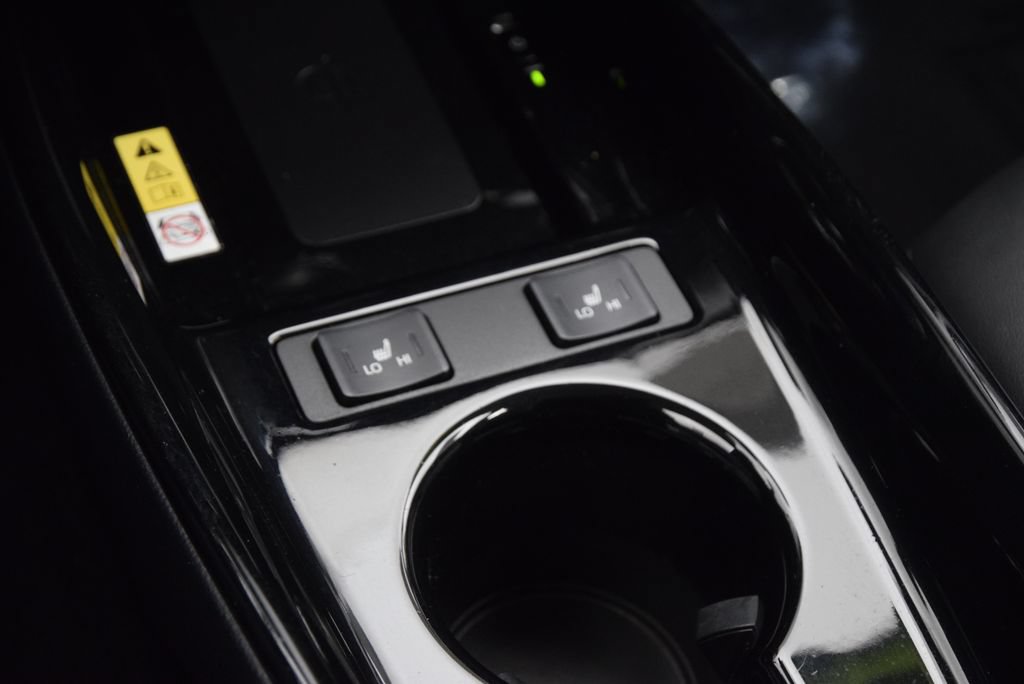 Used 2020 Toyota Prius Prime XLE FWD image 28