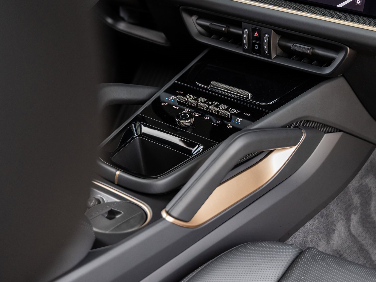 New 2026 Porsche Cayenne Turbo image 36