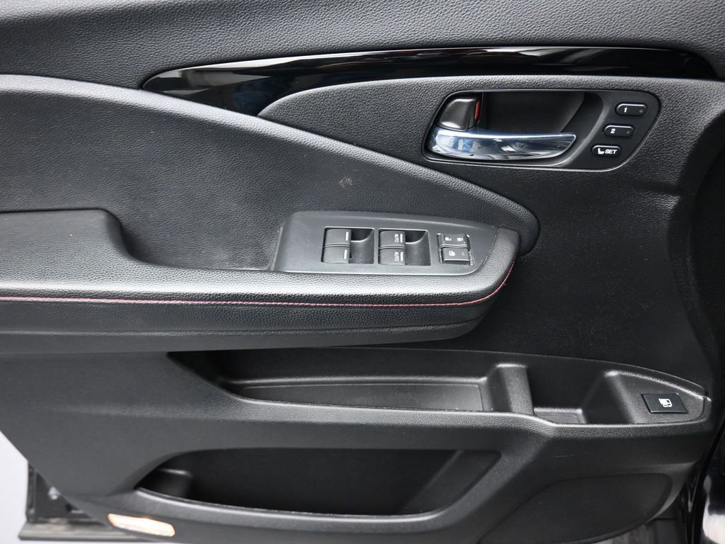 Used 2021 Honda Ridgeline Black Edition image 10