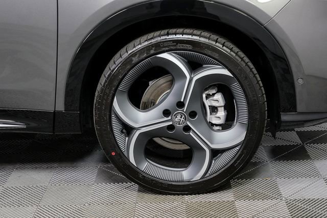 New 2026 Alfa Romeo Tonale w/ Red Premium Package image 5