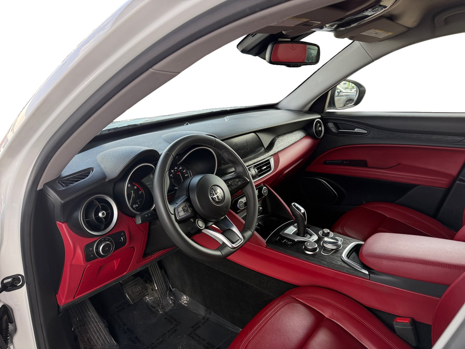 Used 2020 Alfa Romeo Stelvio w/ Nero Edizione RWD image 9