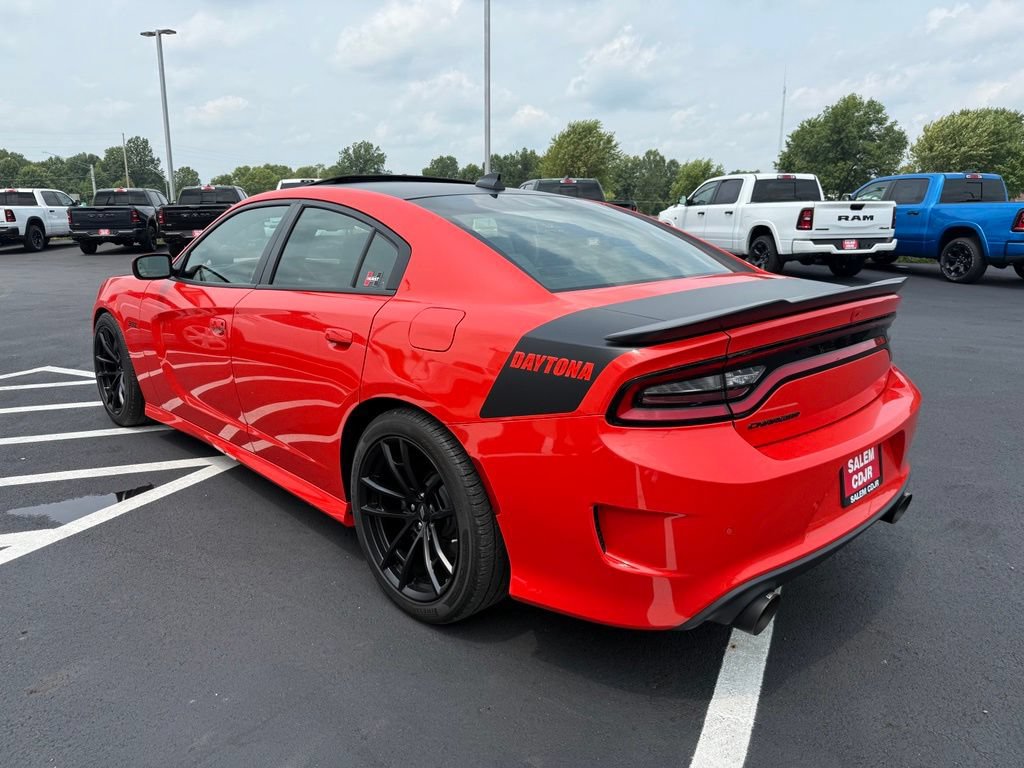 Used 2017 Dodge Charger R/T RWD image 6
