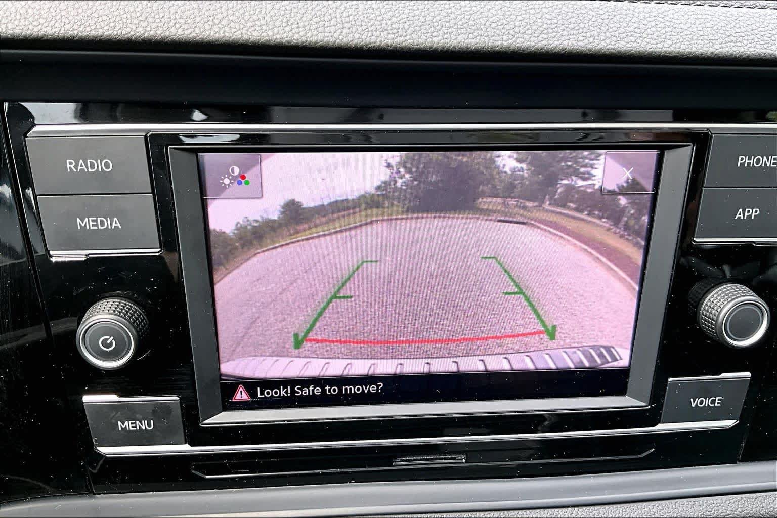 Used 2023 Volkswagen Jetta SE FWD image 27